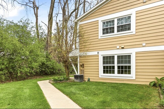 Foto del edificio - Updated 2 Bedroom Condo for Rent in Saginaw Township