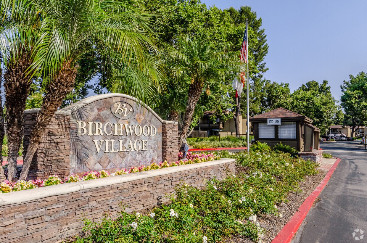 Birchwood Village Apartment Homes Apartments in Brea, CA Westside