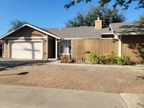Building Photo - 1125 Lillian Dr