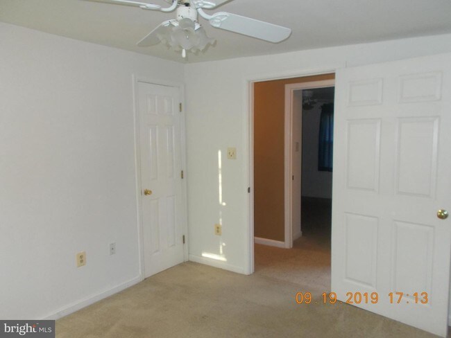 Building Photo - 6039 Kathmoor Dr