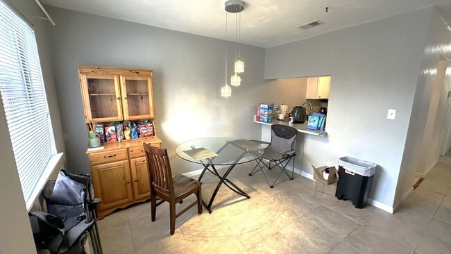 Building Photo - LOVELY 2/2.5 w/ Garage, Deck, Washer/Dryer...