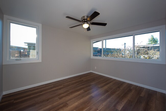 Foto del edificio - 546 156th Ave SE
