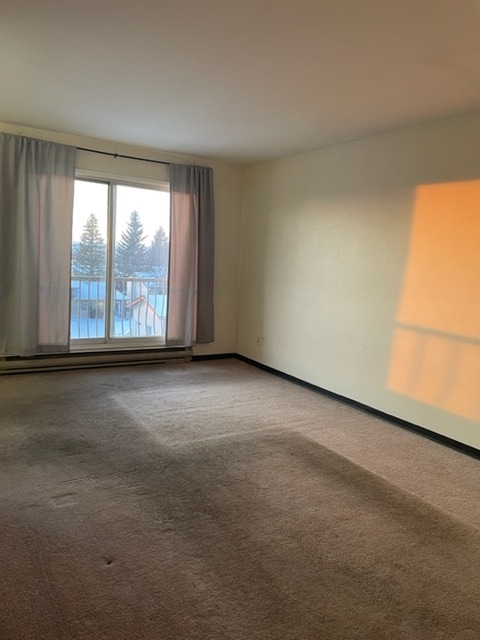 Building Photo - 8920-8986 86 St