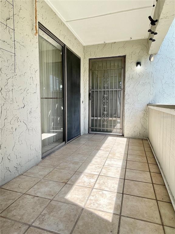 Building Photo - 5395 Vineland Rd