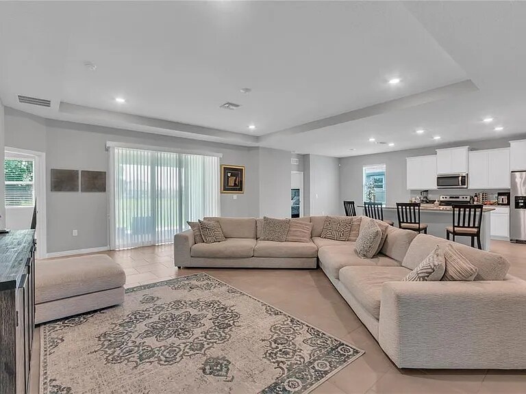 Building Photo - 10702 Laxer Cay Loop