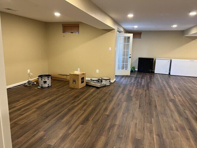 Living room left-view - 2410 Susan Hodges Pl