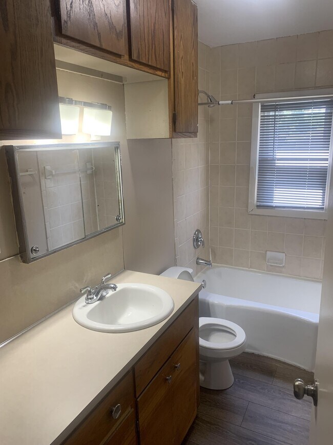 Foto del edificio - 4152 N 61st St