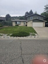 Building Photo - 3005 Marigold Dr