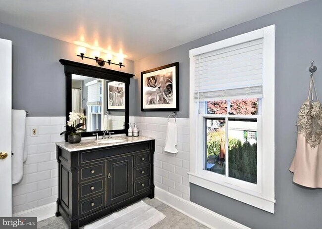 Foto del edificio - 143 N State St