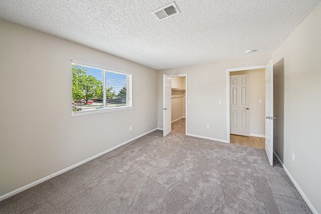 Building Photo - Rock Peak on Sunset Apartments