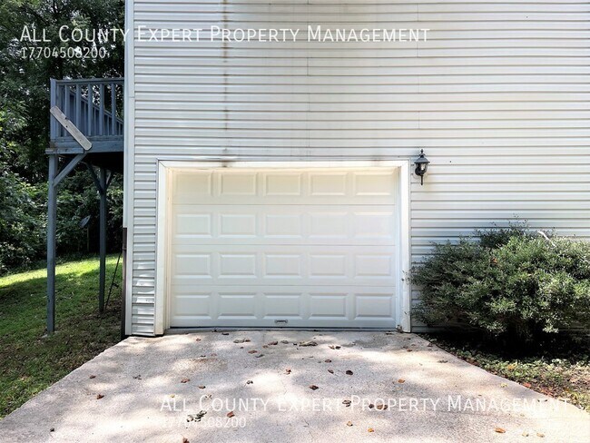 Foto del edificio - Near Lake Lanier - Great 2 bedroom duplex