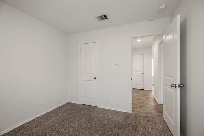 Building Photo - 5402 Auburn Gardens Ct