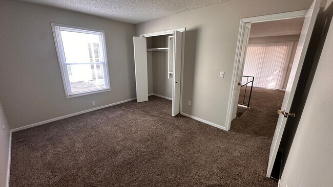 Foto del edificio - $1195 - 3 bed 2 bath - Apartment located i...