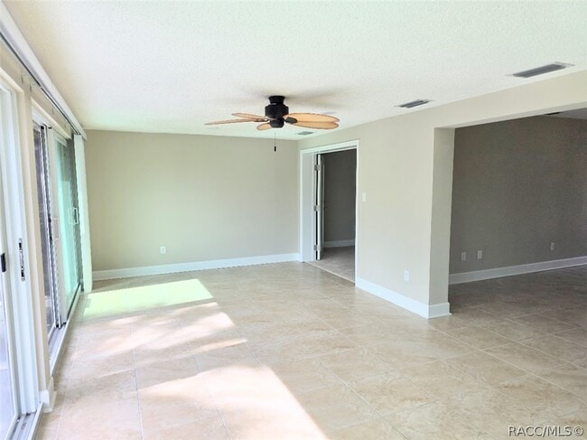 Building Photo - 11612 W Kingfisher Ct