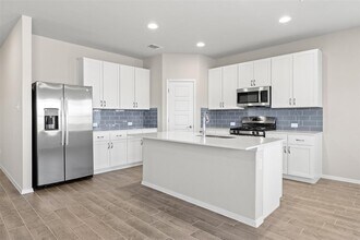 Building Photo - 441 Hortus Dr