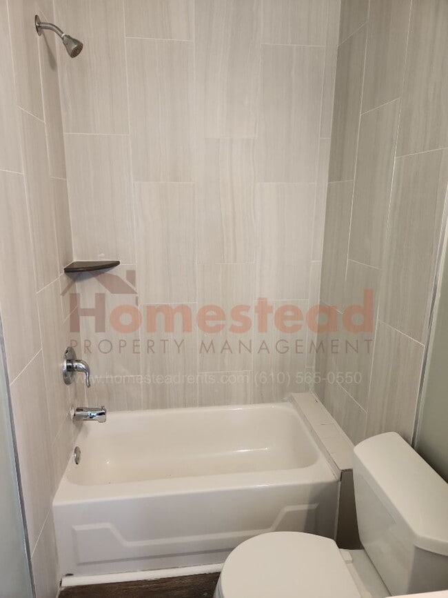 Foto del edificio - 3528 W 9th St