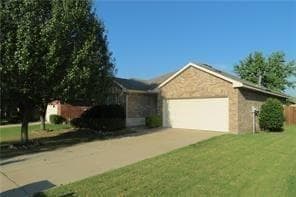 Building Photo - 483 Forest Ln