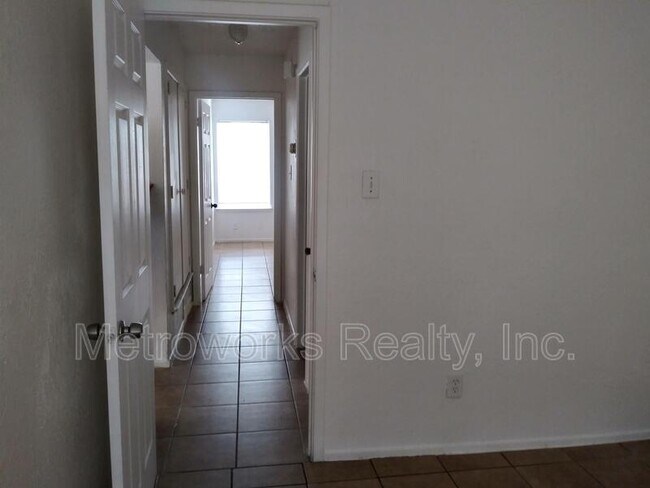 Building Photo - 118 Pine Meadow Dr