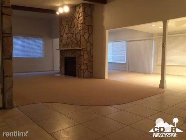 Building Photo - 516 E Racquet Club Rd