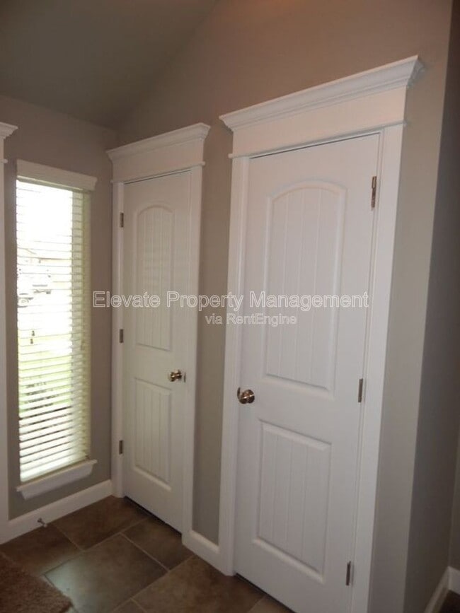 Photo - 2213 Ailsa Rd House