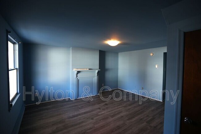 Foto del edificio - 21404 Chesterfield Ave