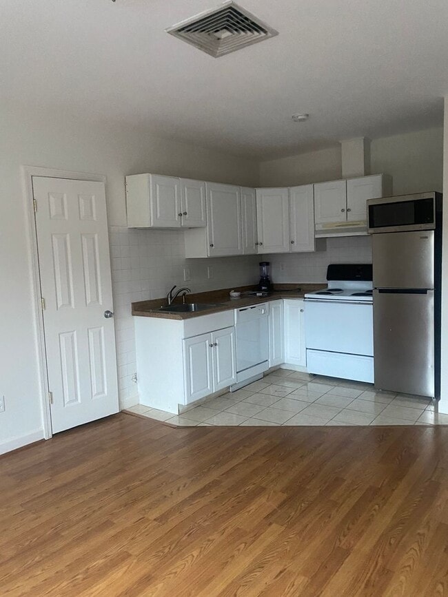 Photo - 2001-2nd floor Apartment