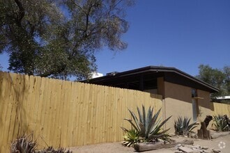 Building Photo - 2531 N Winstel Blvd
