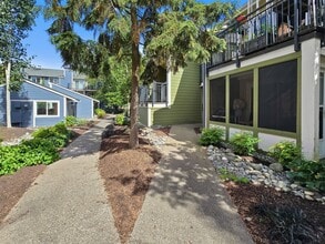Building Photo - 12607 SE 41st Pl