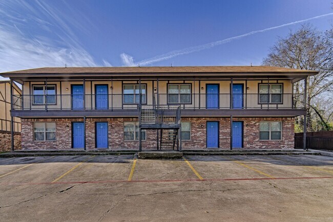 Shady Creek Ranch Apartments Azle, TX
