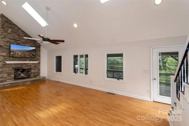 Building Photo - 187 Pine Vlg