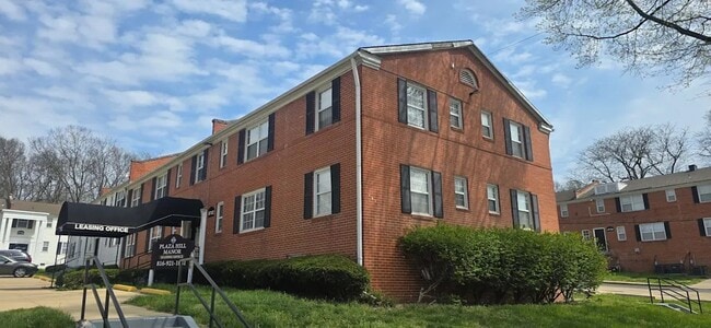 Plaza Hill Manor Apartments - Plaza Hill Manor