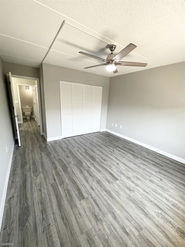 Foto del edificio - 2 br, 2 bath Condo - 10411 Cedar Lake Road...