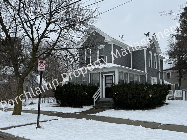 Foto del edificio - 843 Second St NW