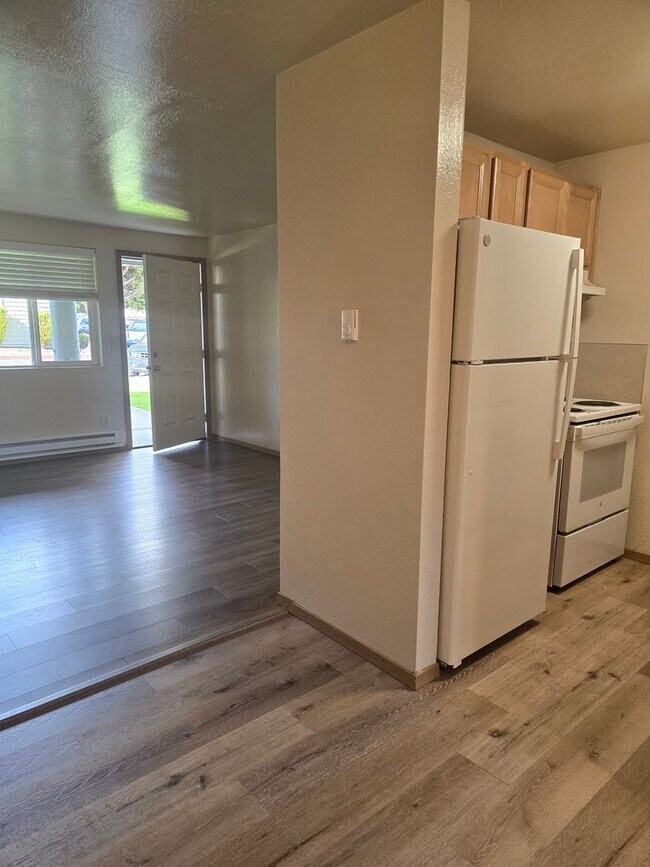 Building Photo - Renovated 1 bedroom unit!
