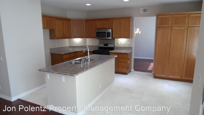 Building Photo - 5 br, 3 bath House - 2767 N. Hampton St.
