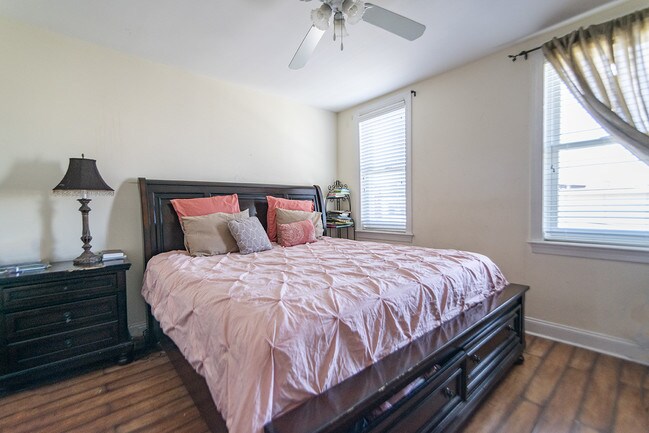 Foto del edificio - 2415 Almond St