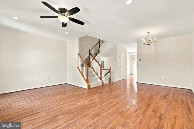 Foto del edificio - 107 Hearth Ct