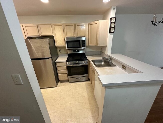 Building Photo - 27 Victory Ct