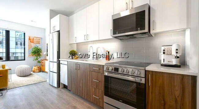 Building Photo - 485 Foley St