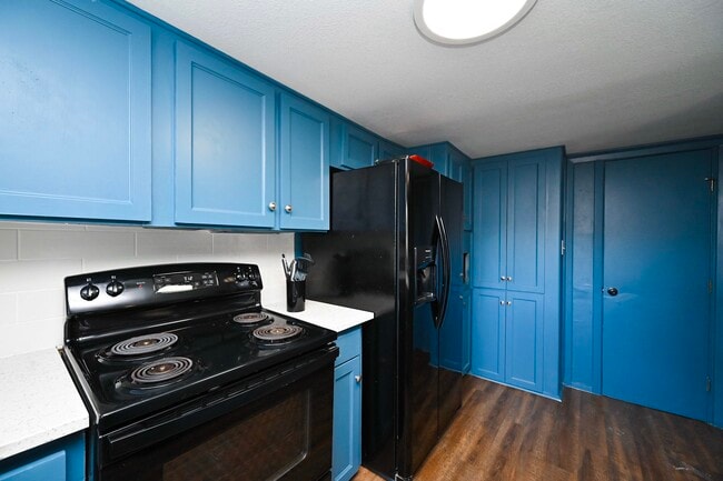 Building Photo - 4723 Merwin St