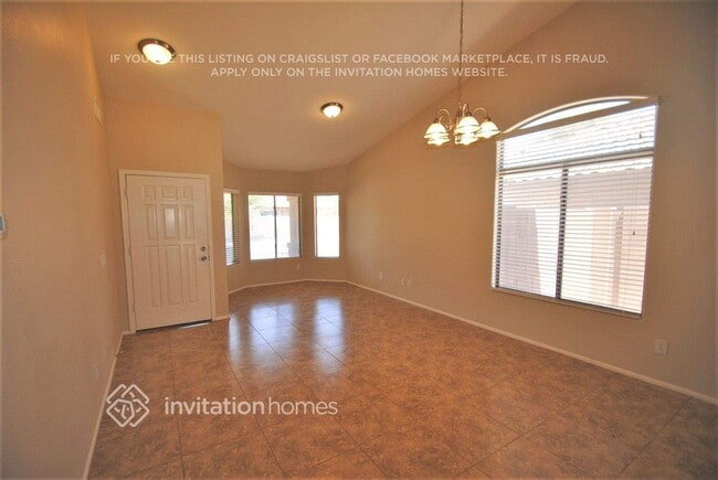 Foto del edificio - 519 N 167th Dr