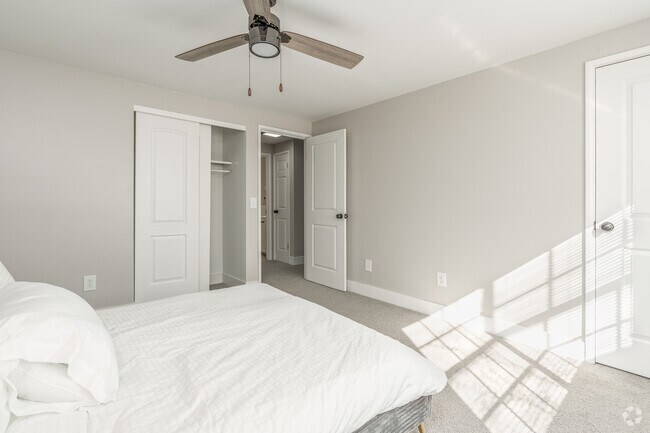 2 habitaciones, 1,5 baños - 960 pies cuadrados - Dormitorio principal - NAPA