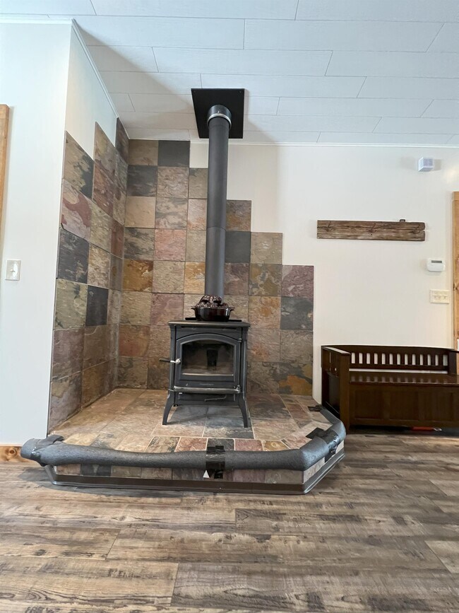 Building Photo - 47850 Scenic Hwy