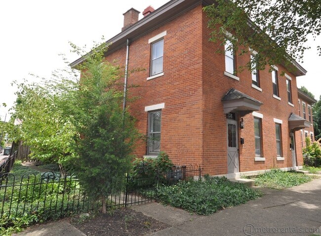 Foto del edificio - 738-740-740 Mohawk St