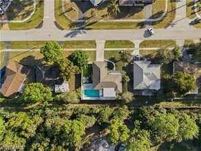Building Photo - 2473 Poinciana St