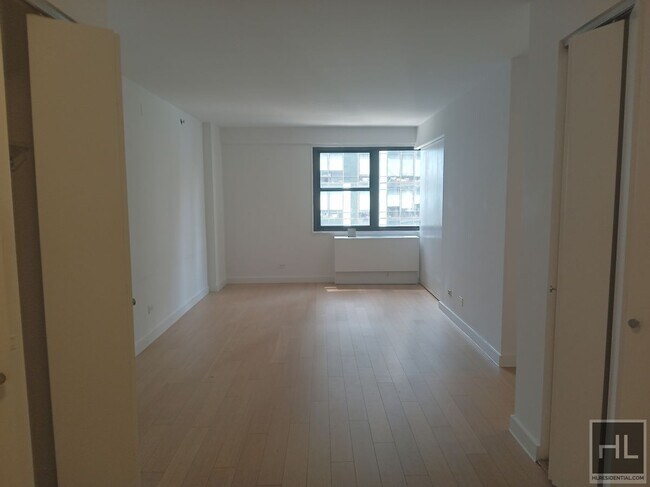 Building Photo - East 39th Street