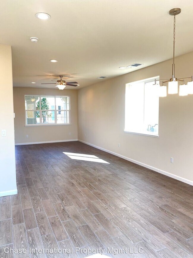 Building Photo - 4 br, 2.5 bath House - 3633 Ruidoso Street