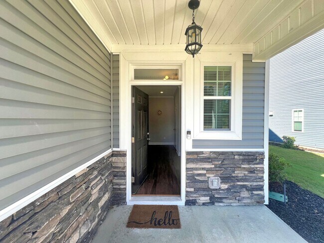 Foto del edificio - Pet Friendly - LARGE 4 bedroom home in Gro...