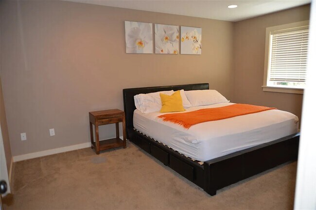 Foto del edificio - 6110 E 7th Ln