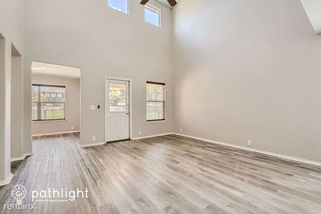 Building Photo - 4 br, 2.5 bath House - 15936 BlakeTree Dr ...